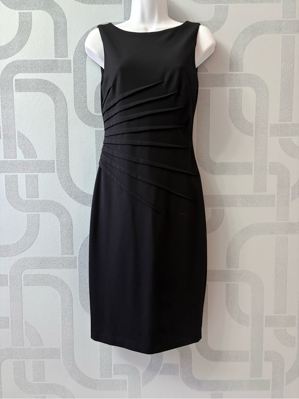 le chateau Black Sleeveless Pleated Sheath Dress